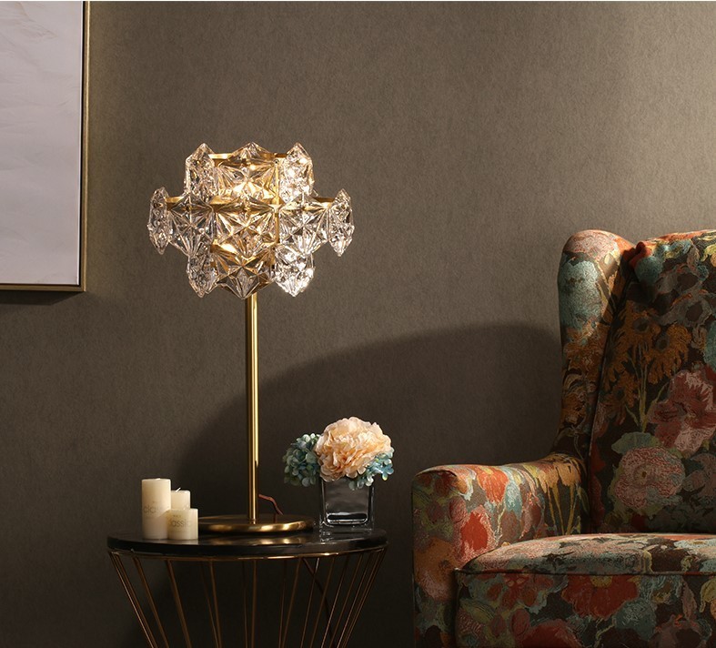 Đèn pha lê Golden Crystal để bàn