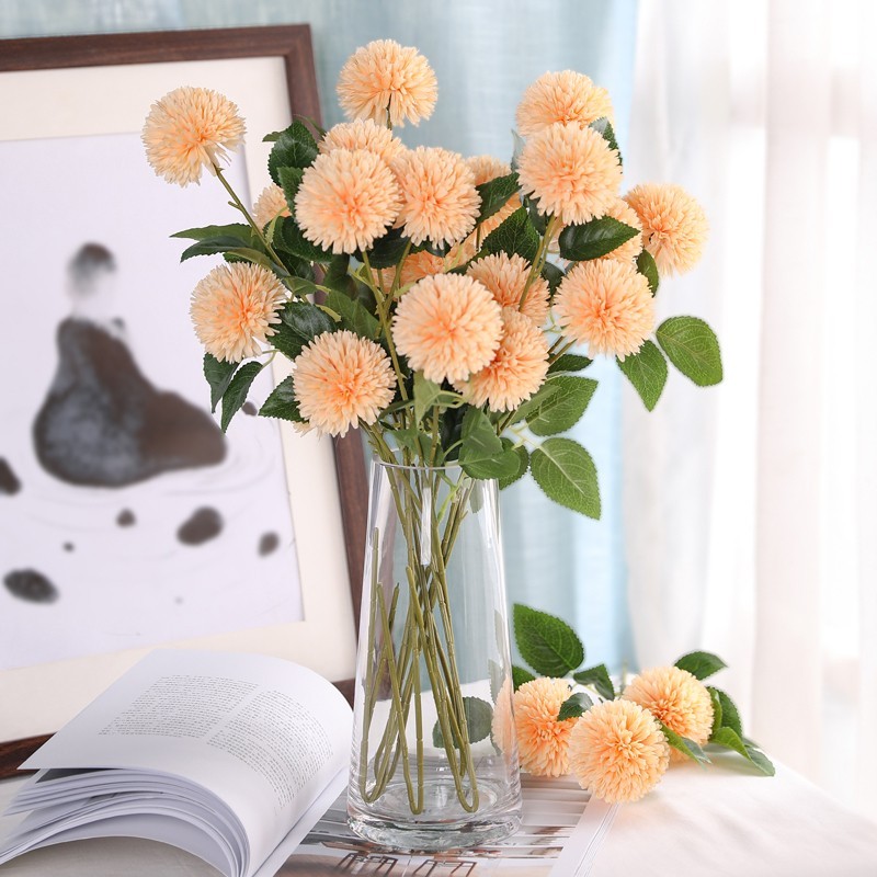 Bình hoa cẩm tú cầu phối cùng bình thủy tinh
