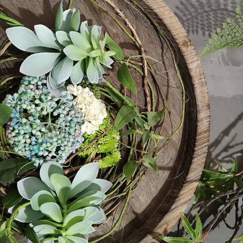 Chi tiết vòng hoa vintage trang trí