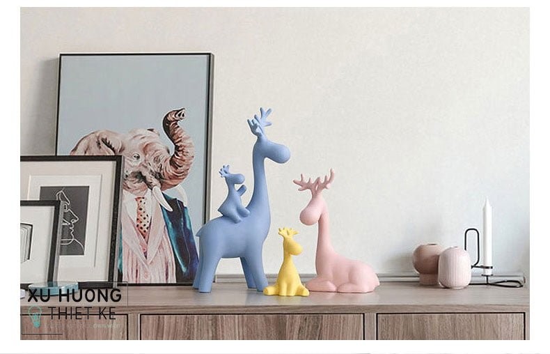 Trang trí và điểm tô kệ tủ với tượng Happy Deers
