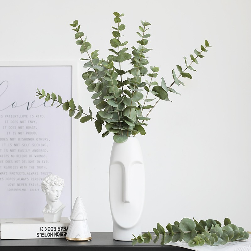 Bình hoa nghệ thuật phối cùng lá bạch đàn