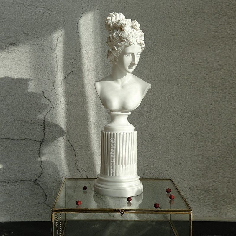Tượng cô gái Renaissance