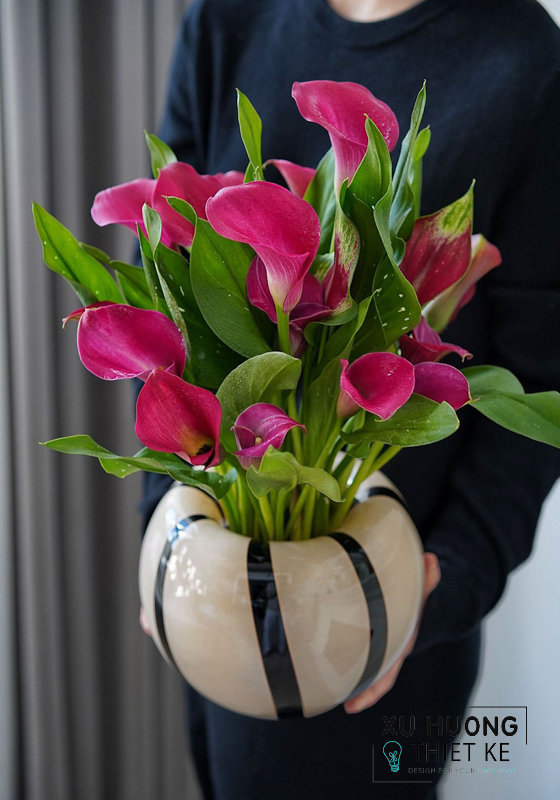 Bình hoa thủy tinh bầu tròn sọc Margaux