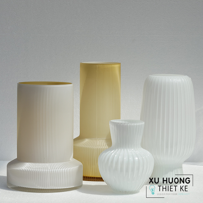 Bình hoa thủy tinh trong suốt vân sọc