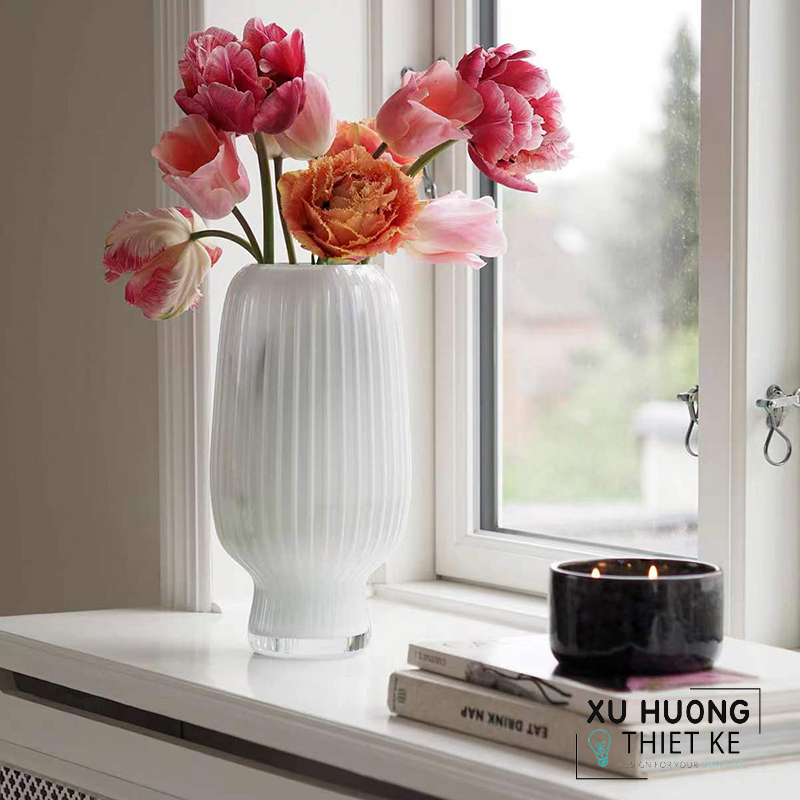 Bình hoa thủy tinh trong suốt vân sọc