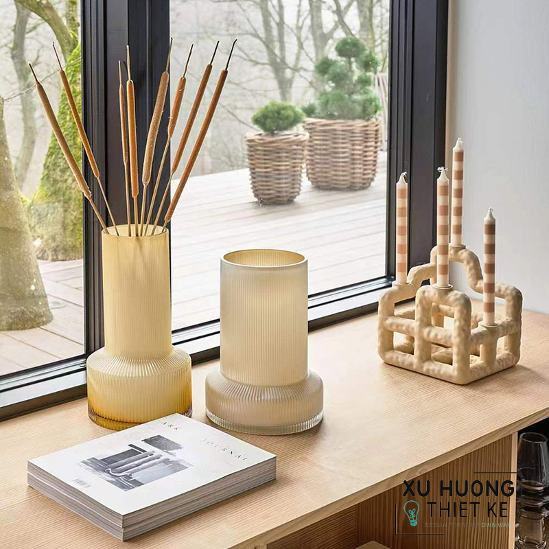 Bình hoa thủy tinh trong suốt vân sọc