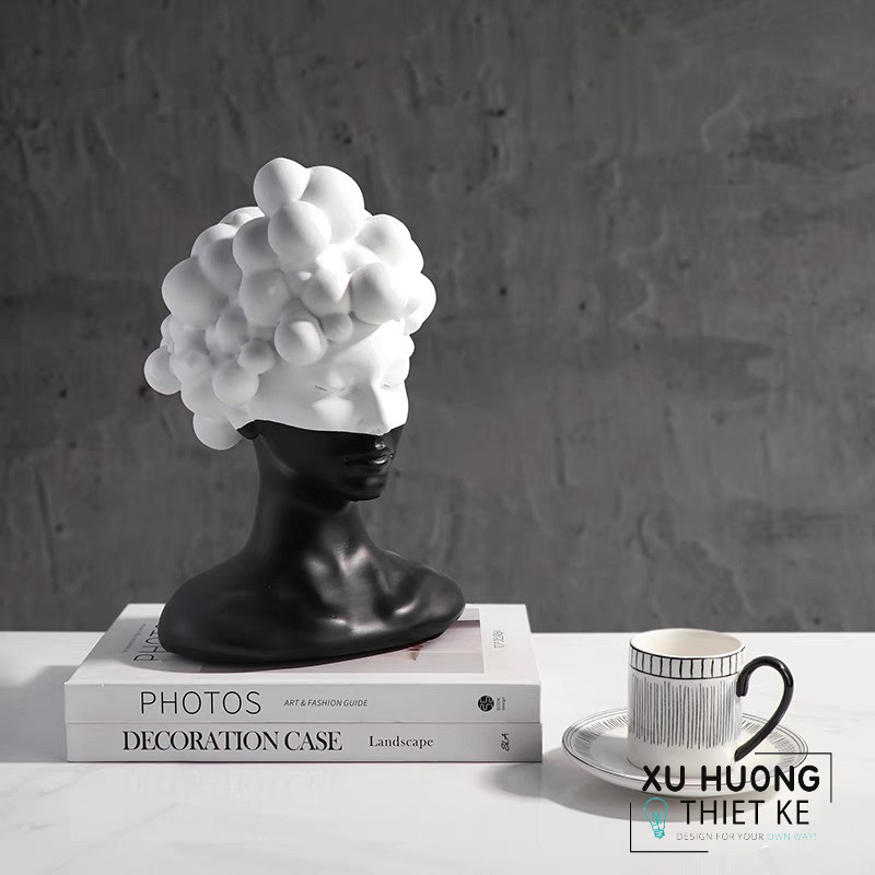 Tượng trang trí cô gái đầu mây đen trắng