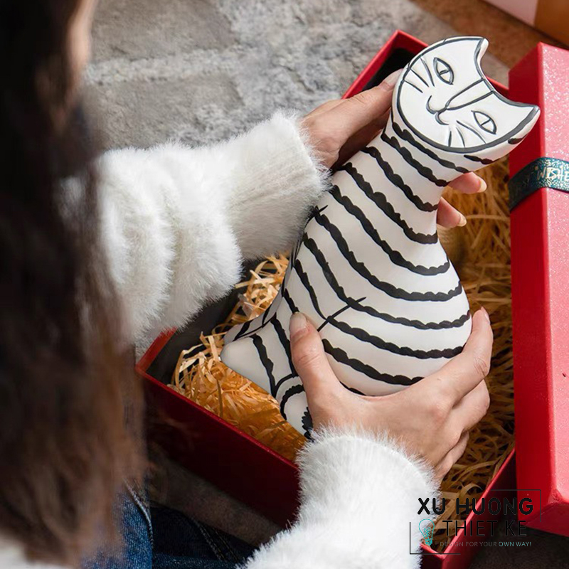 Tượng trang trí độc đáo mèo trắng sọc đen Adalicia