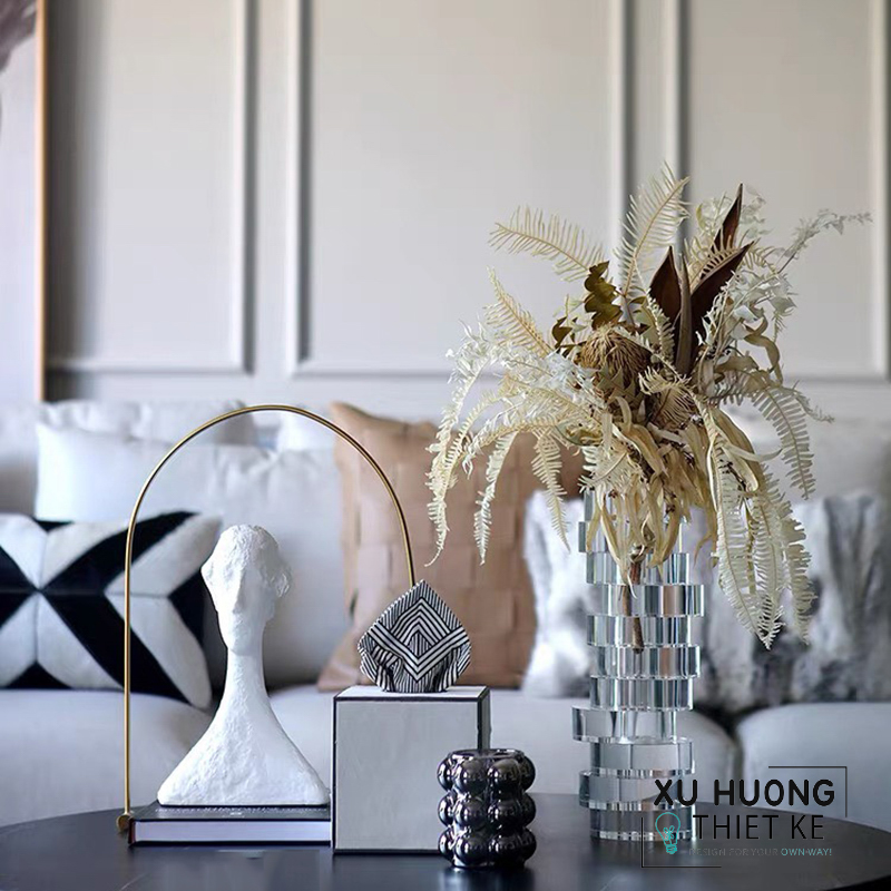 Tượng trang trí người phụ nữ Bắc Âu Adalene