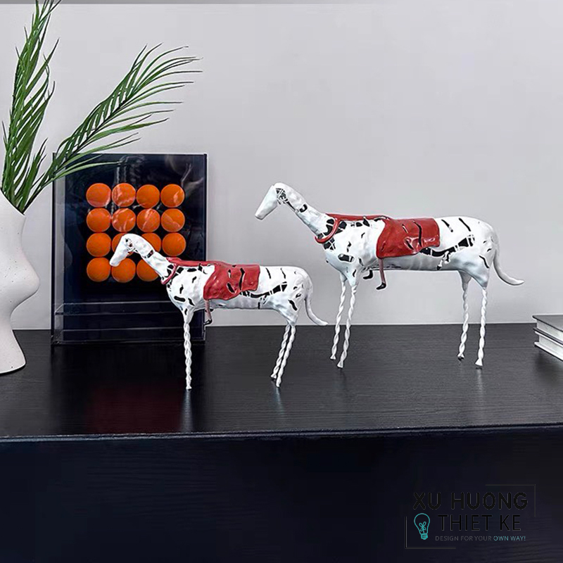 Tượng trang trí ngựa sắt Hamza