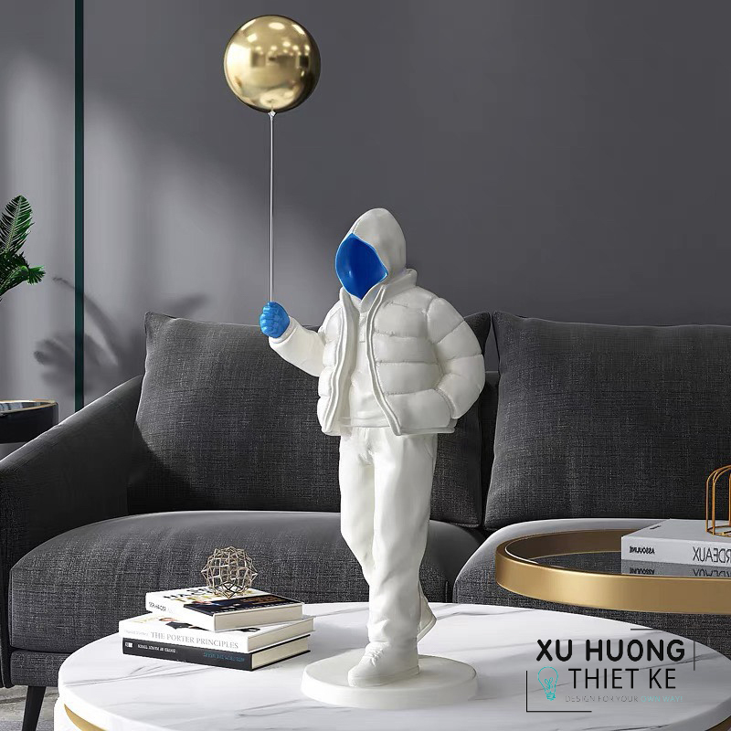 Tượng trang trí người không mặt thả bóng bay