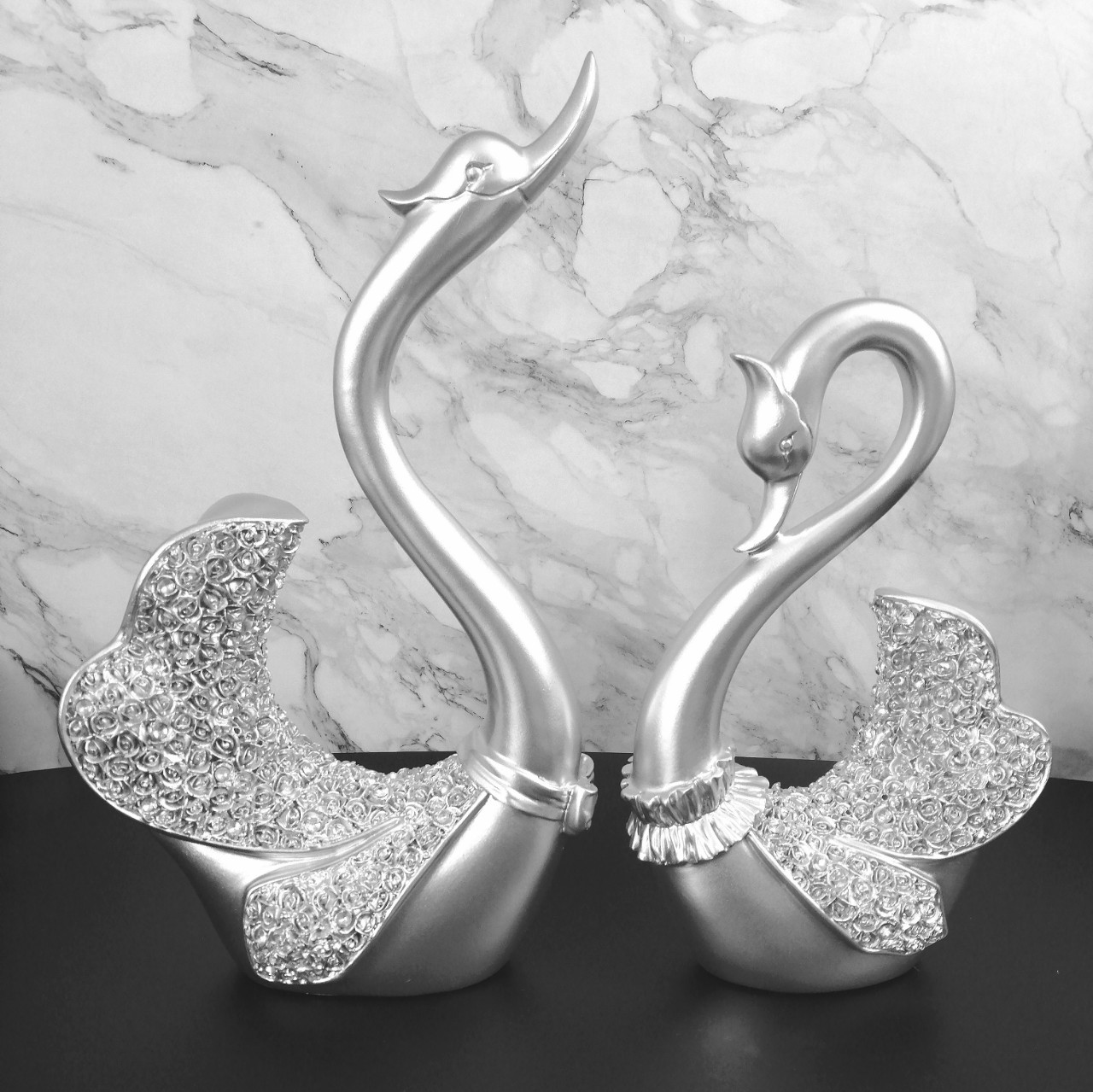 Tượng thiên nga White Rose