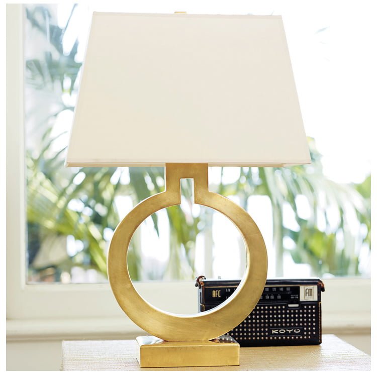 Đèn để bàn Milina chân đế đồng