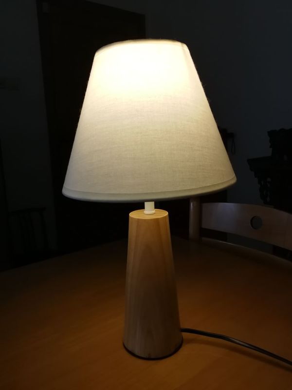 Đèn để bàn Kinie hình nấm