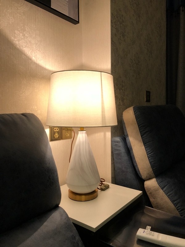 Đèn Tinama đá cẩm thạch