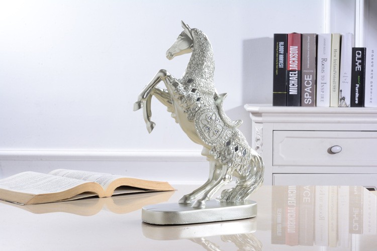 Tượng trang trí bạch kim thần mã (ngang)