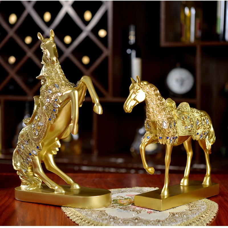 Tượng trang trí Hoàng Kim Thần Mã (đứng)