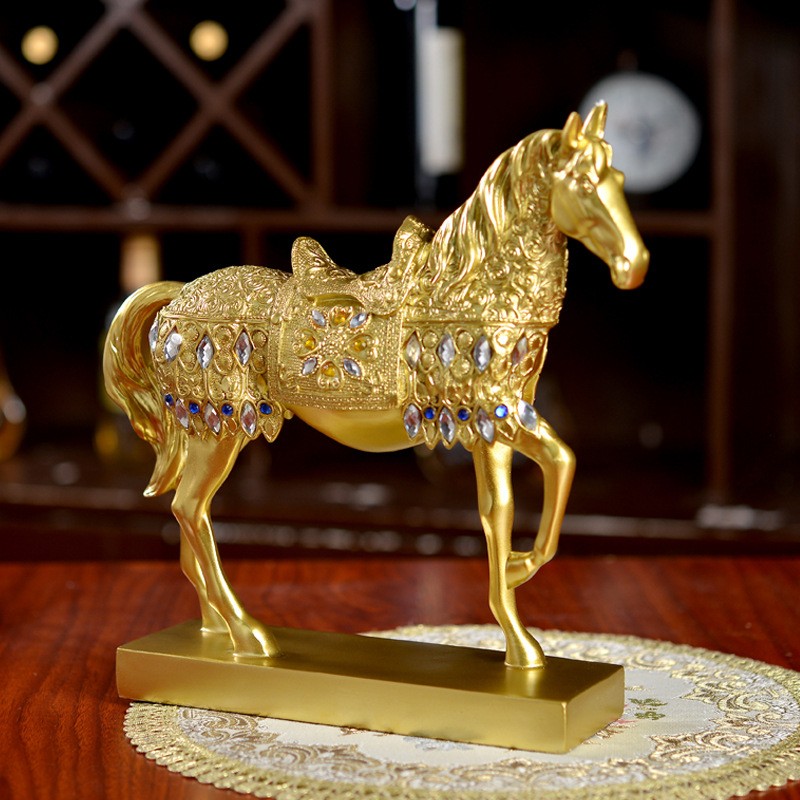 Tượng trang trí Hoàng Kim Thần Mã (đứng)
