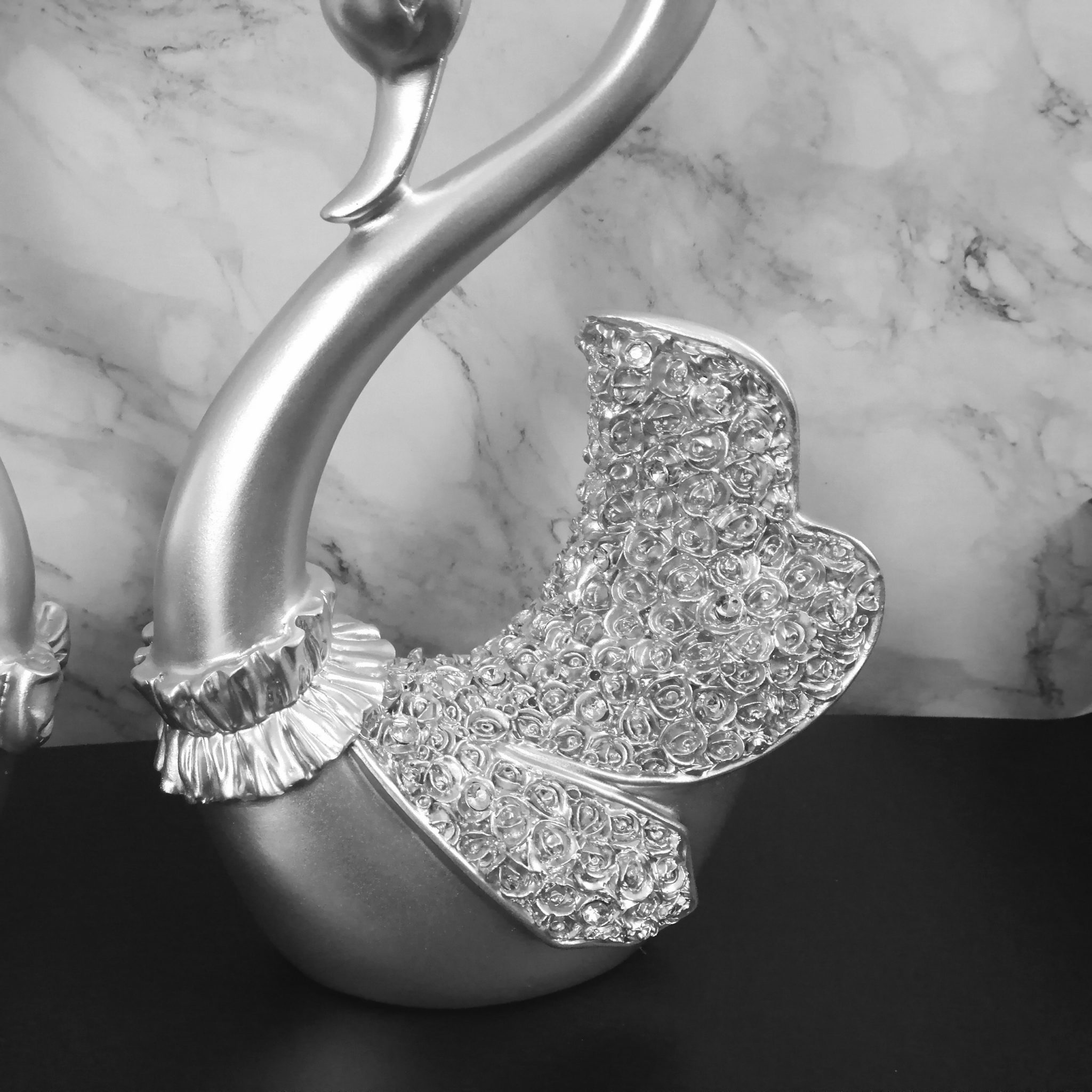 Tượng thiên nga White Rose