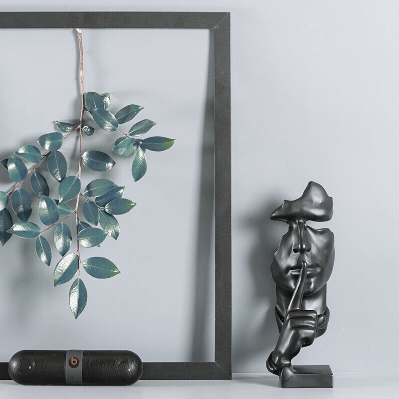 Tượng im lặng là vàng