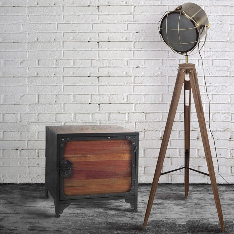 Đèn cây đứng Firmost