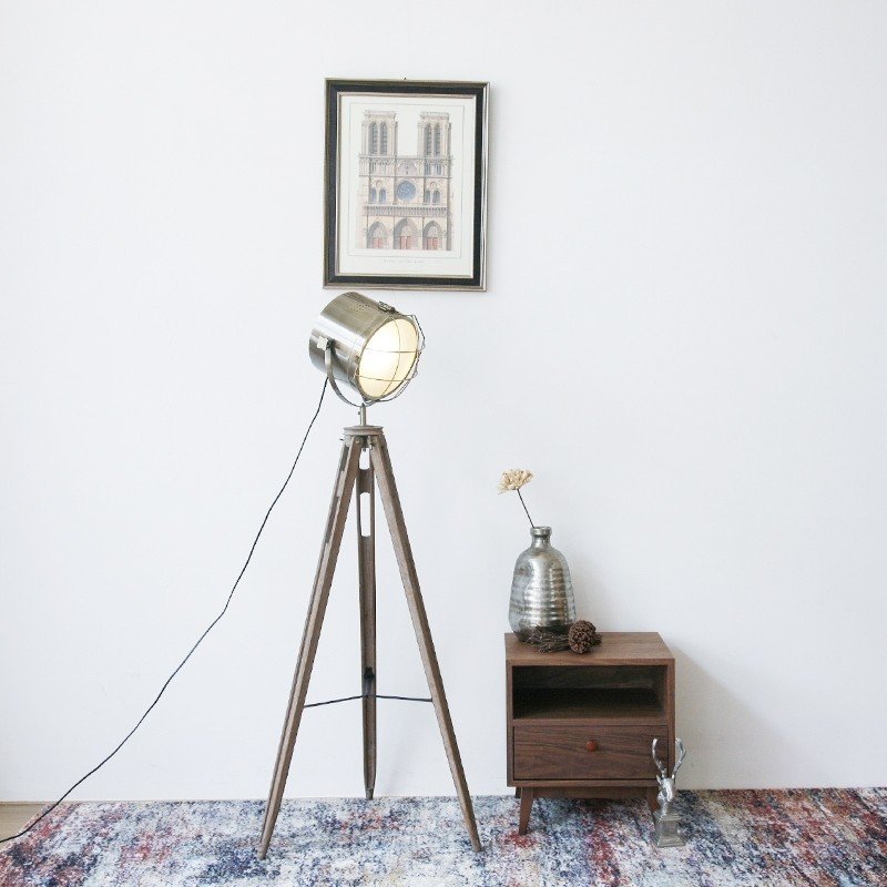 Đèn cây đứng Firmost