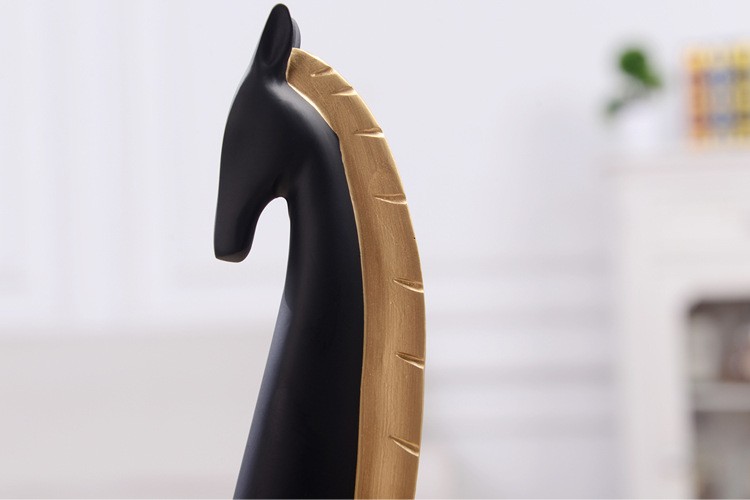 Tượng ngựa Caros