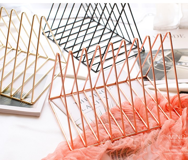 Giá sách Triangle để bàn