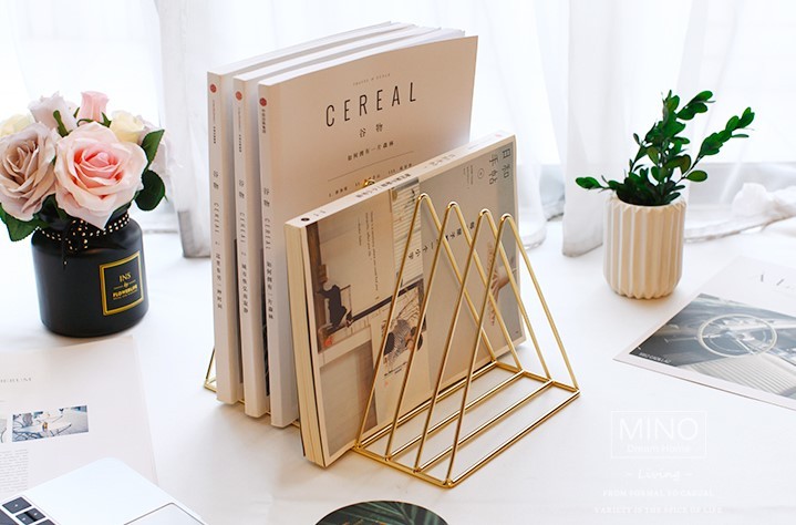 Giá sách Triangle để bàn