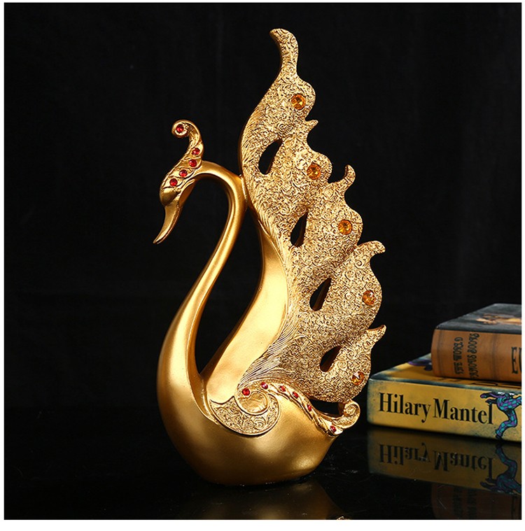 Tượng thiên nga Golden Elizabethz