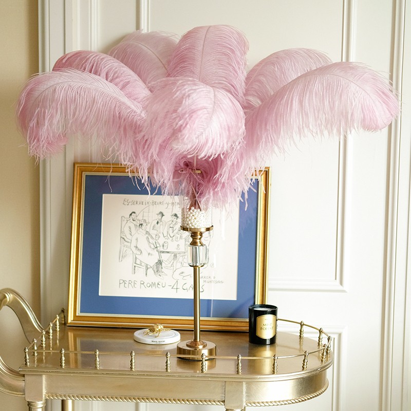 Bình cắm lông vũ trang trí tiệc cưới