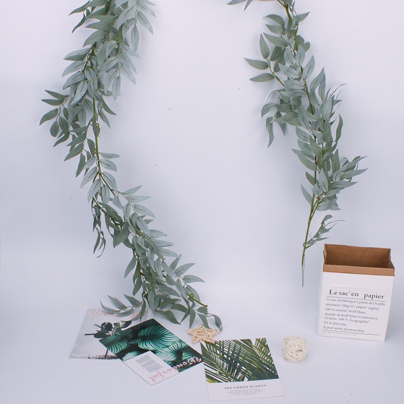 Vòng lá bạch đàn trang trí