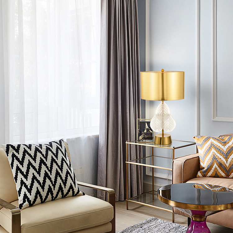 Đèn ngủ Julie Laura để bàn phong cách châu Âu