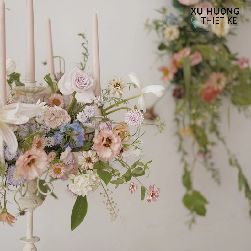 Kệ nến châu Âu cổ điển White Fillar