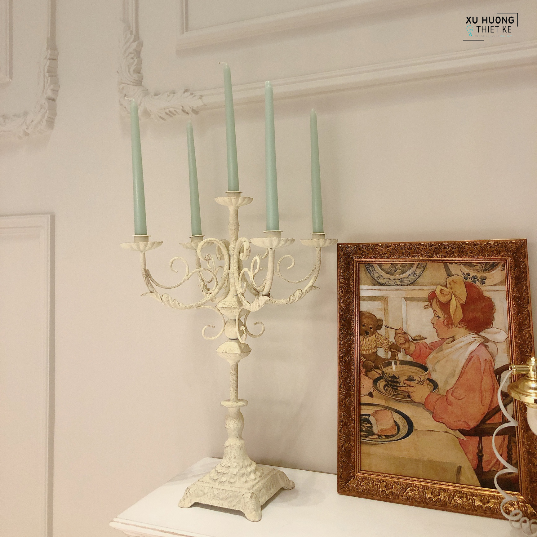 Kệ nến châu Âu cổ điển White Fillar