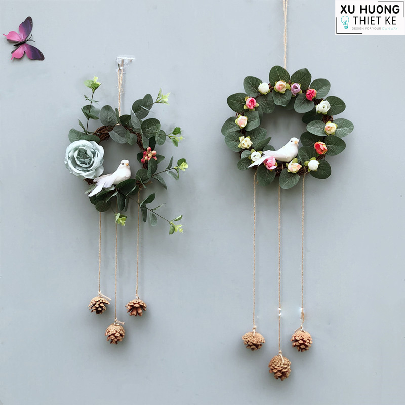 Vòng hoa trang trí hình chim bồ câu hòa bình