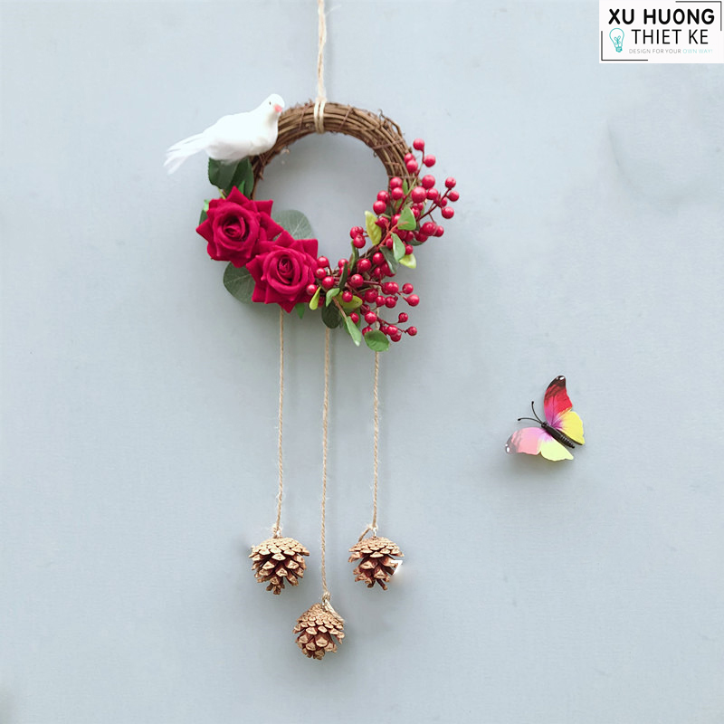 Vòng hoa trang trí hình chim bồ câu hòa bình