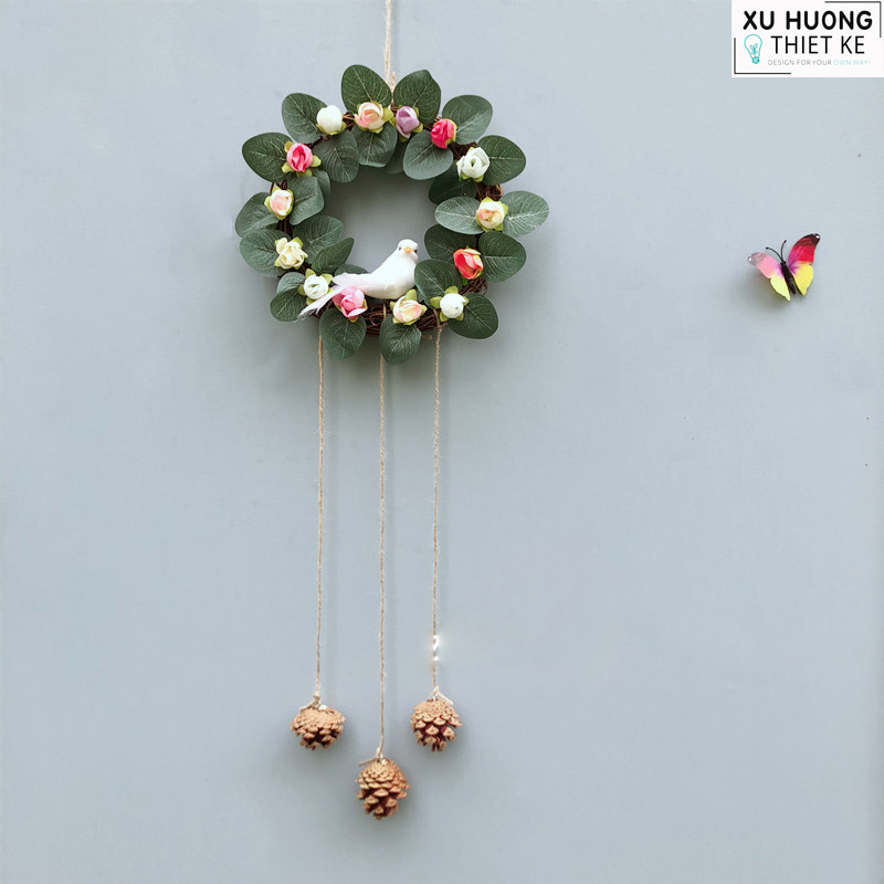 Vòng hoa trang trí hình chim bồ câu hòa bình